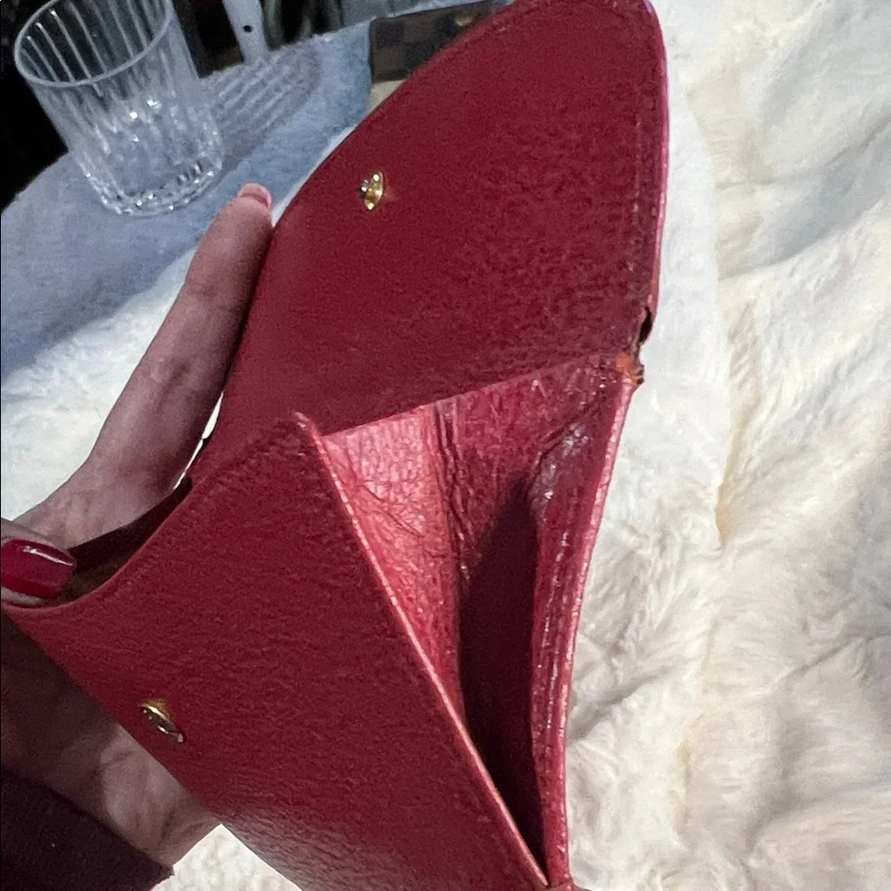 Gucci Red Leather Wallet with Gold Clasp - Picture 12 of 13